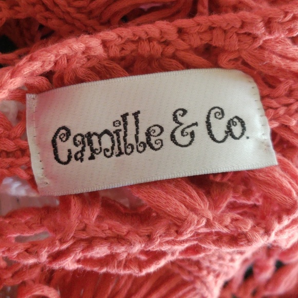 Darling Camille & Co crocheted top - Picture 4 of 5